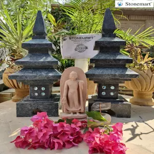 Sold To New Zealand Pair Of 2 Feet Granite Lanterns With Small Stone Buddha Statue